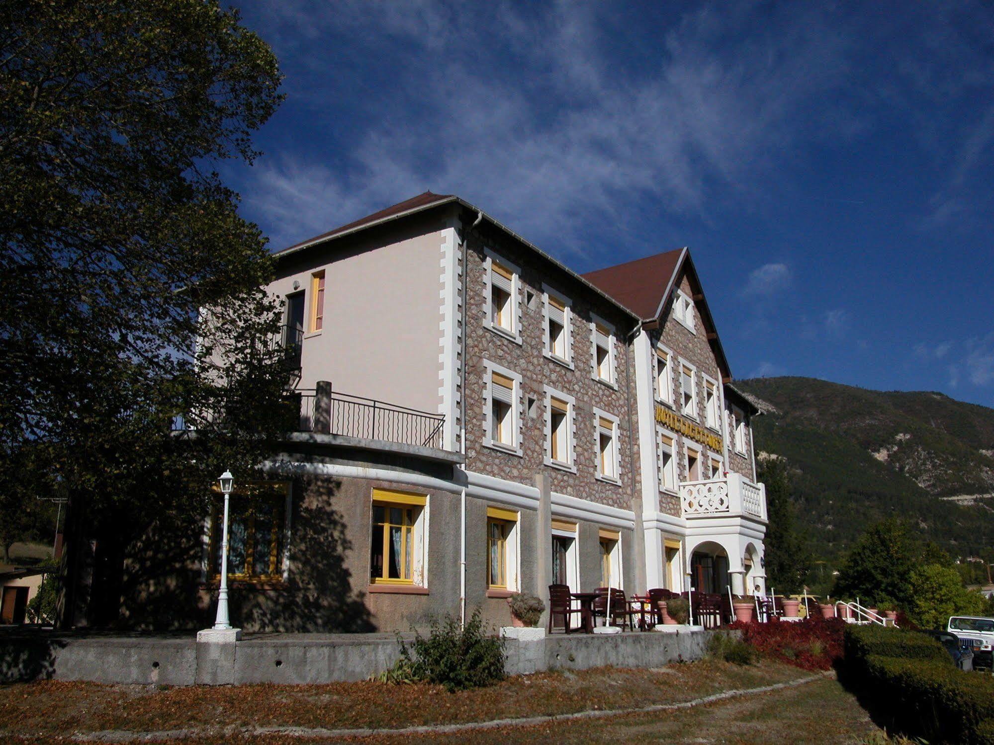 Hôtel Lac Et Forêt Saint-André-les-Alpes Exterior foto