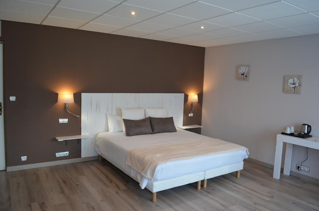Hôtel Lac Et Forêt Saint-André-les-Alpes Quarto foto